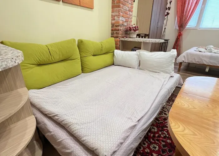 Barcelona Colorful W Backyard Апартамент София