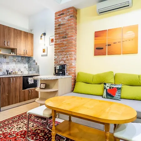 Barcelona Colorful W Backyard Sofia